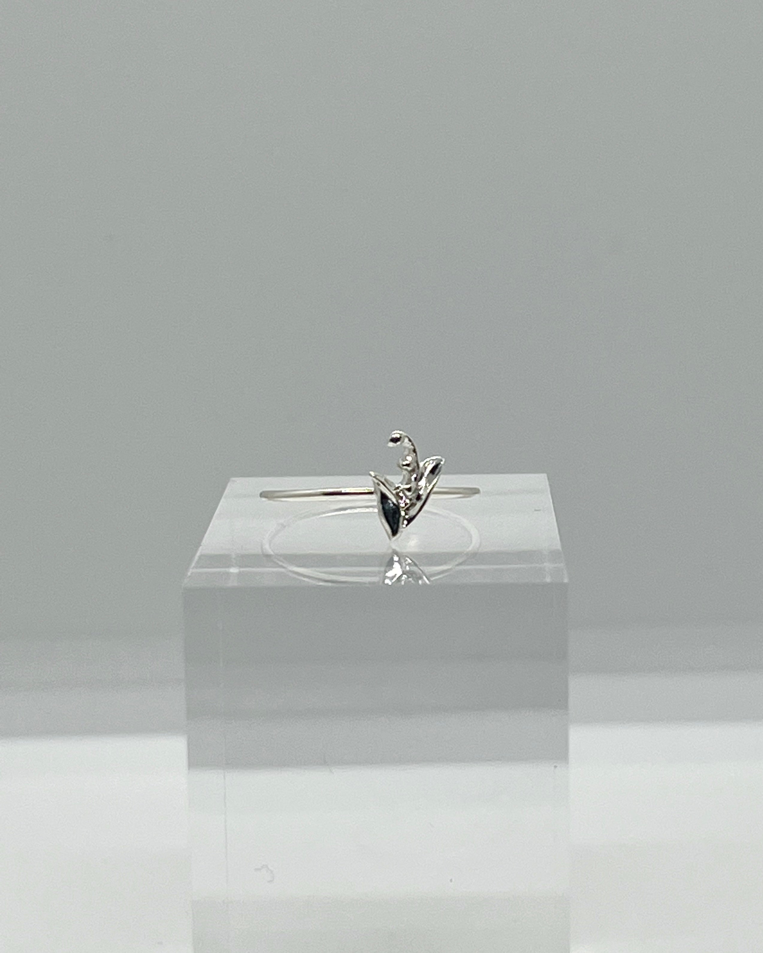 Narcissus ring
