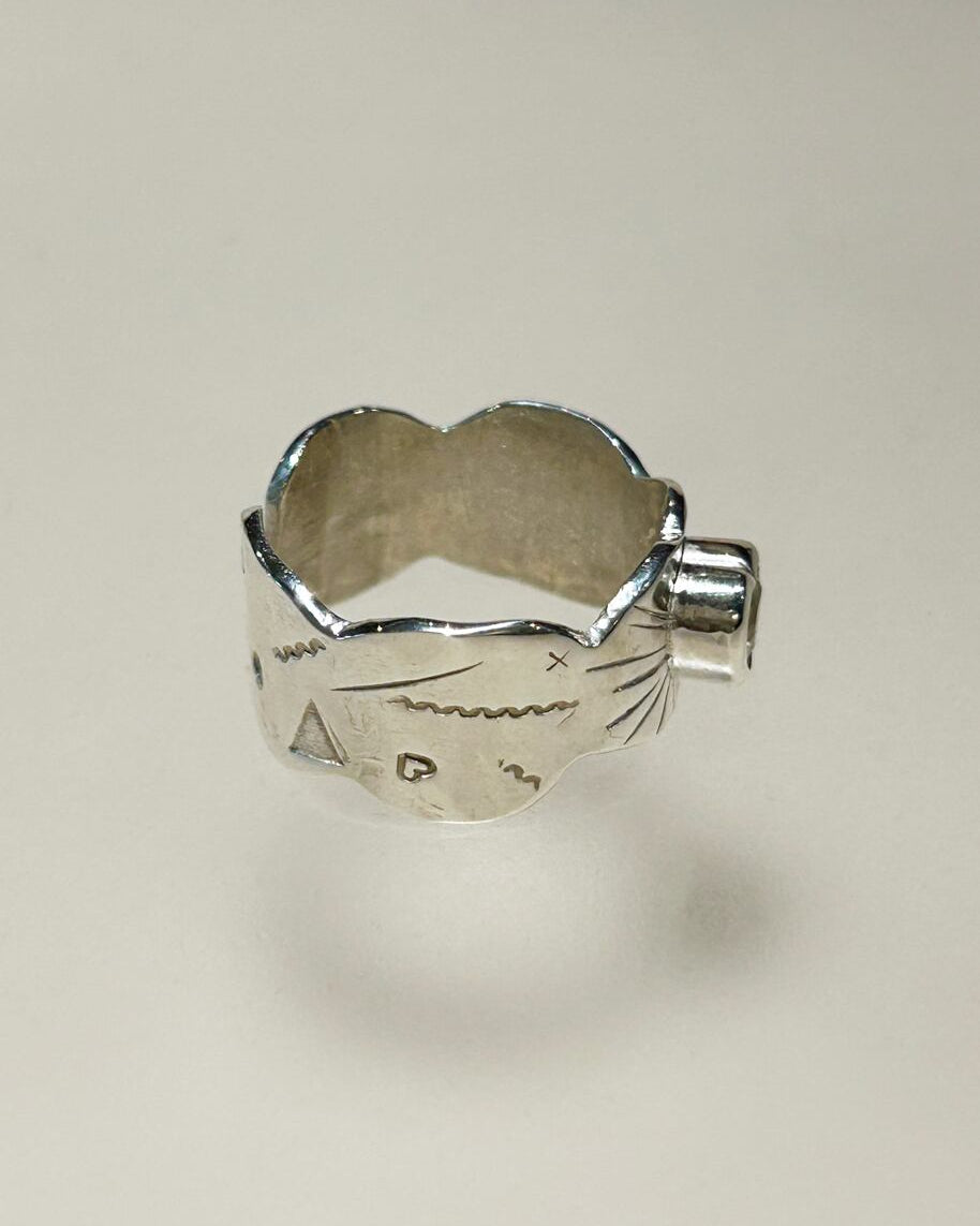 Heart stone ring