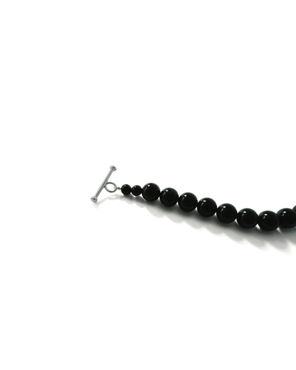 Black bold necklace