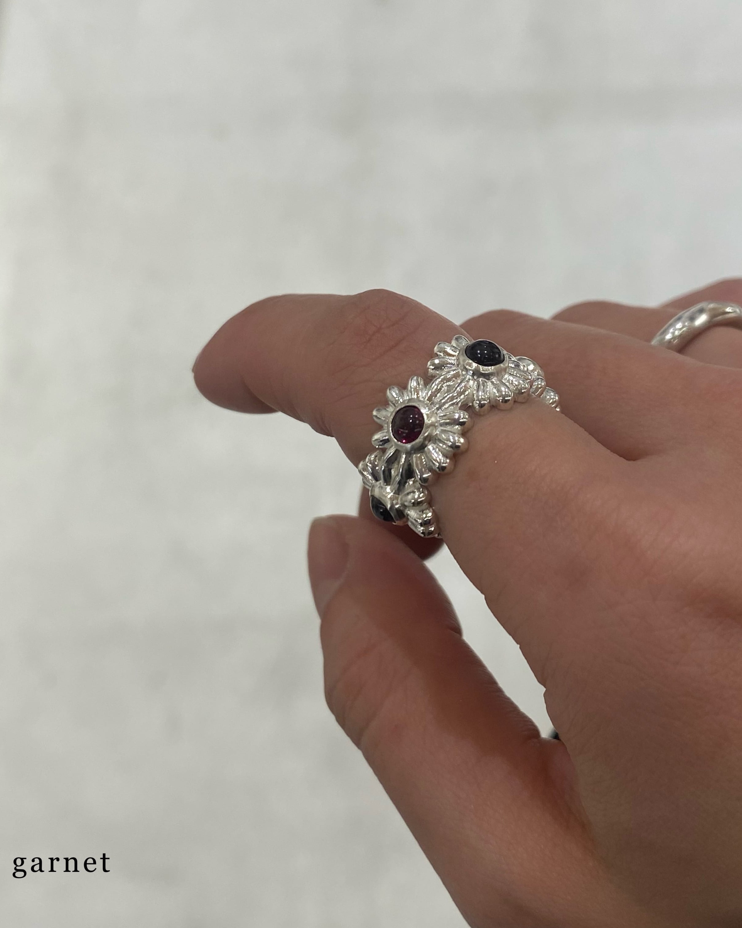 Bloom stone wide ring