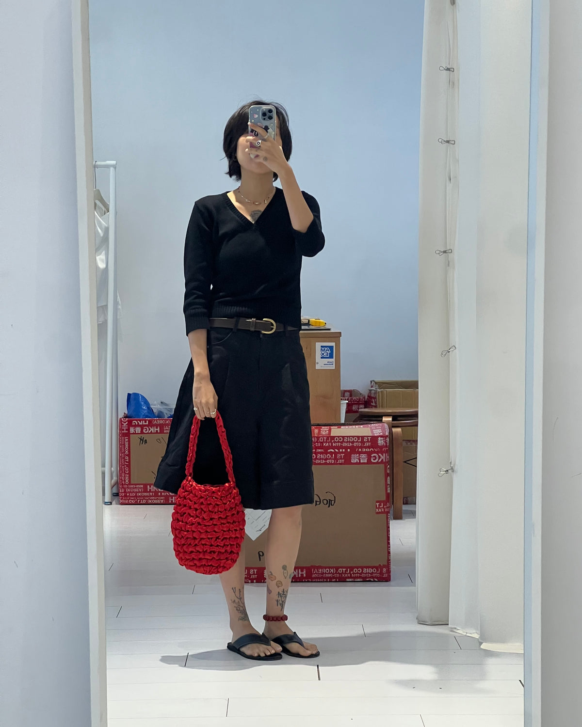 Exclusive | Red ribbon bucket bag