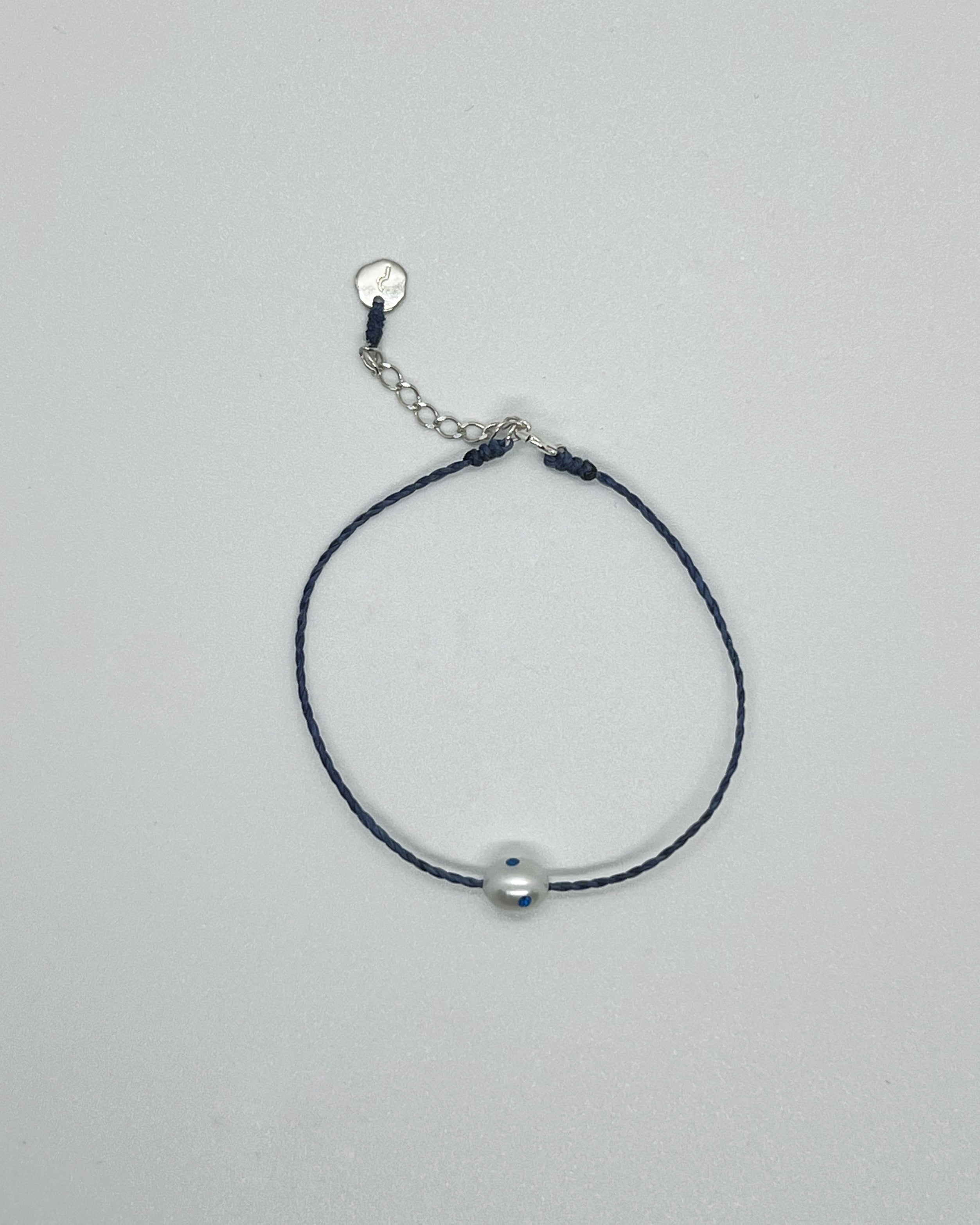 Polkadots string bracelet, blue