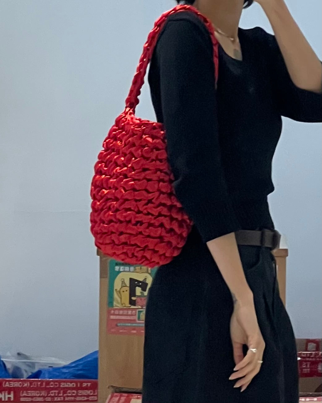 Exclusive | Red ribbon bucket bag