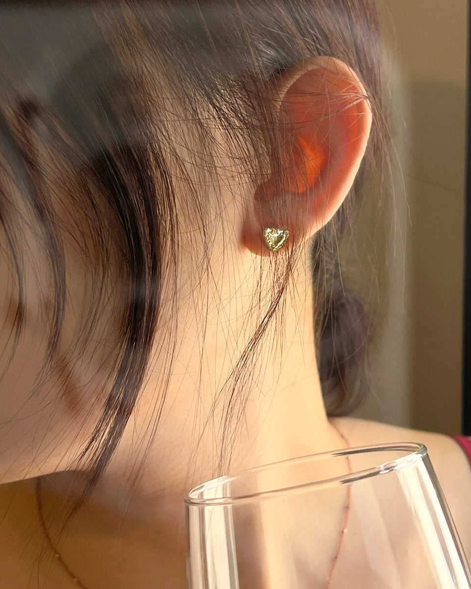 [single] vintage Heart piercing