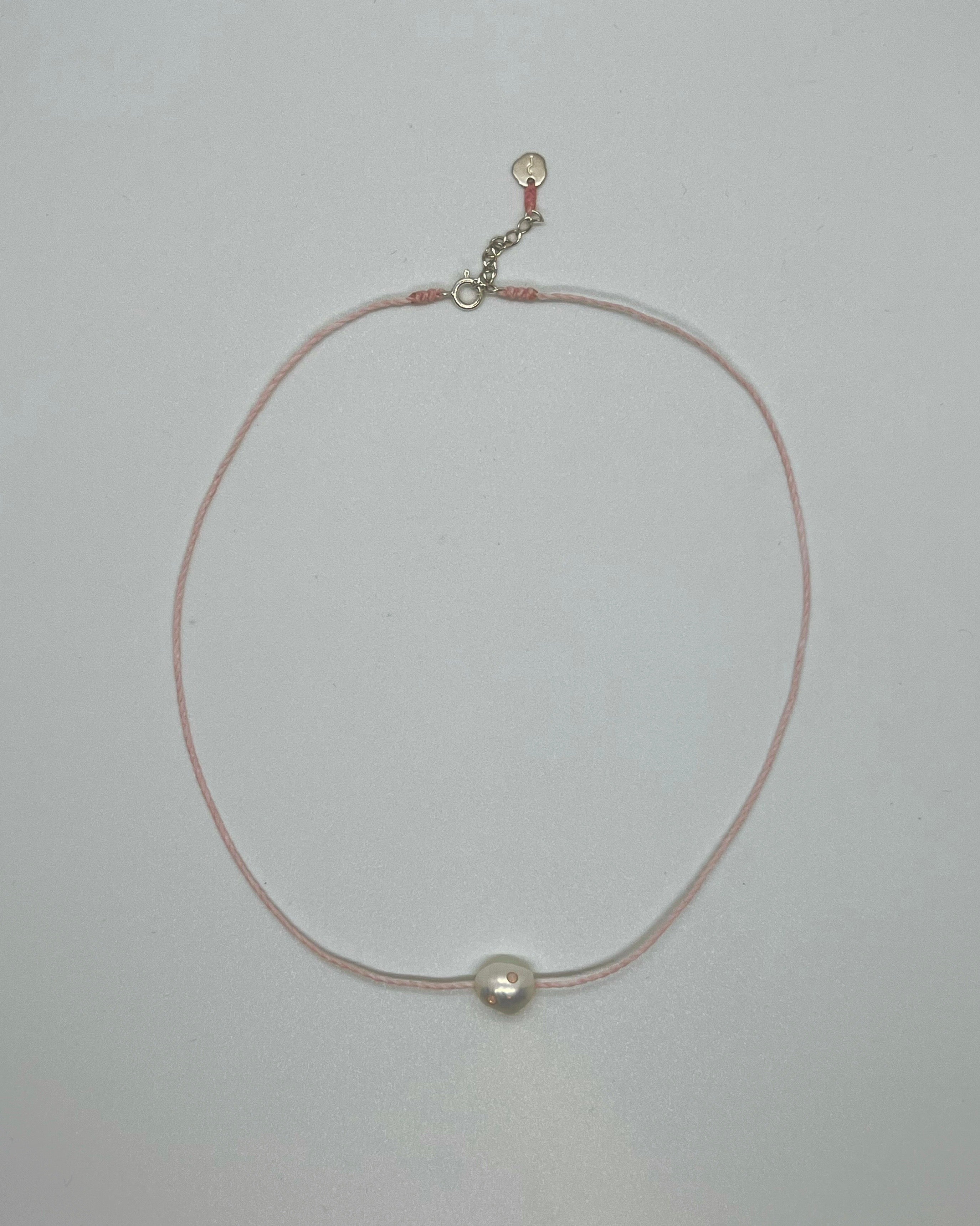 Irregular polkadots string necklace, Pale pink