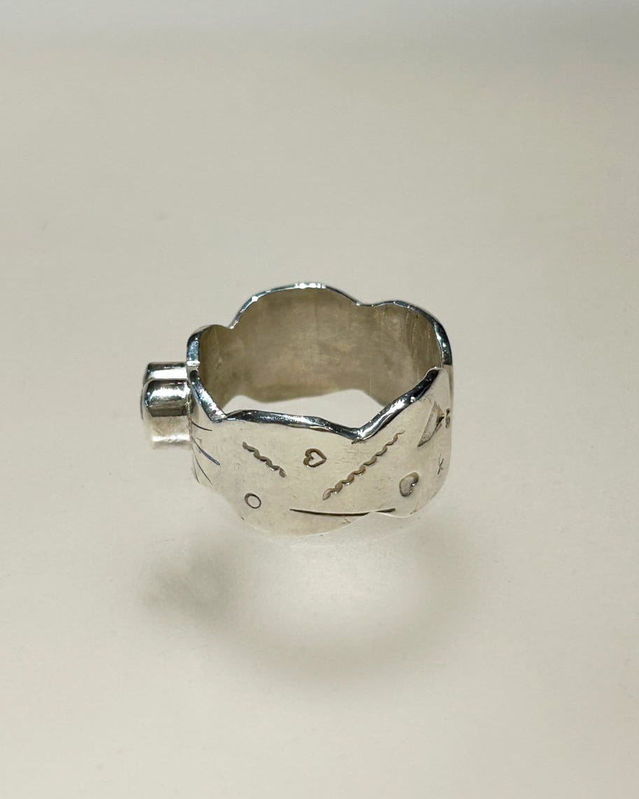 Heart stone ring