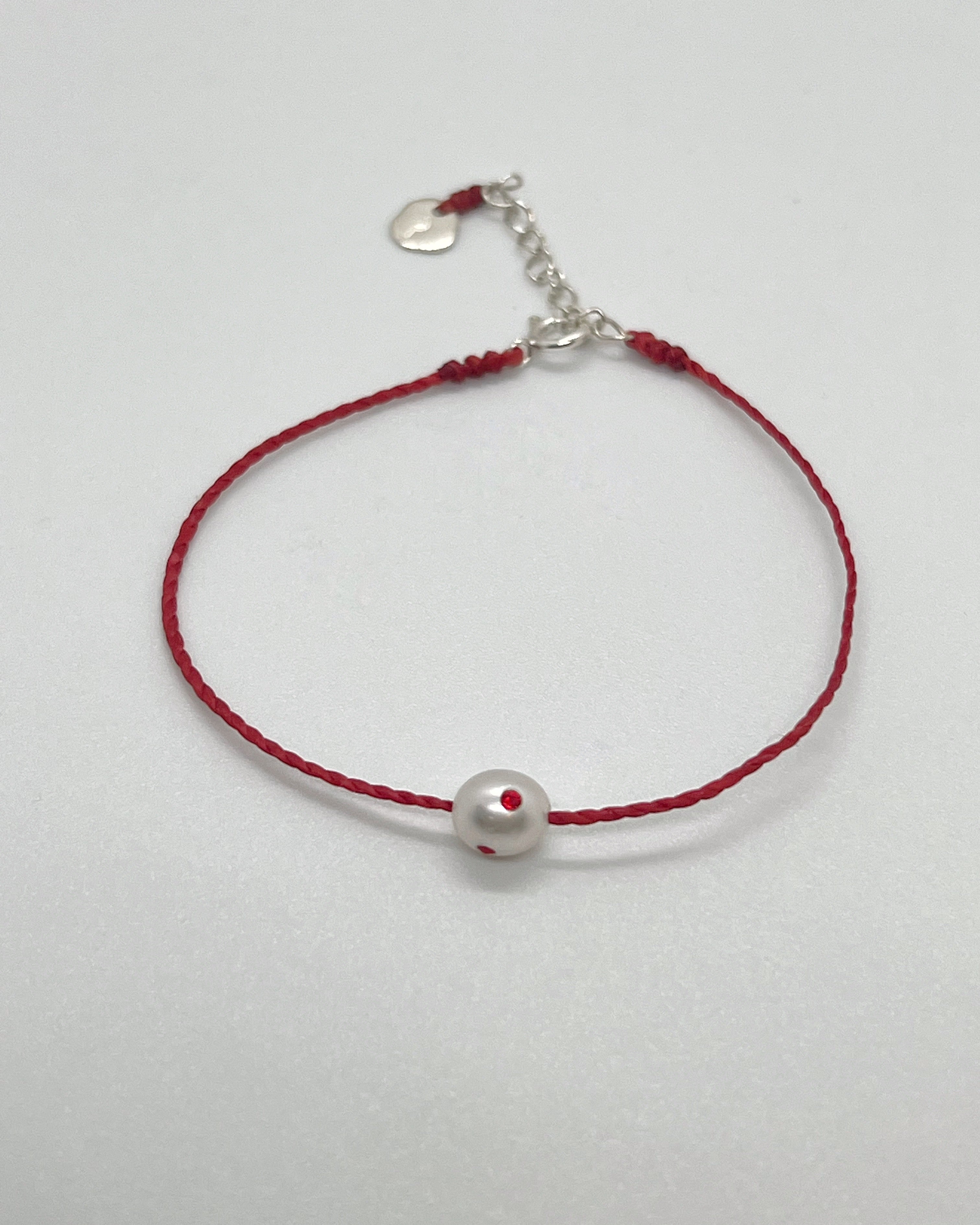 Polkadots string bracelet, Red