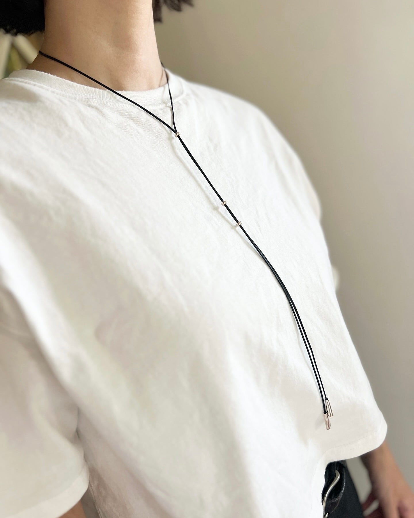 Tutu leather necklace