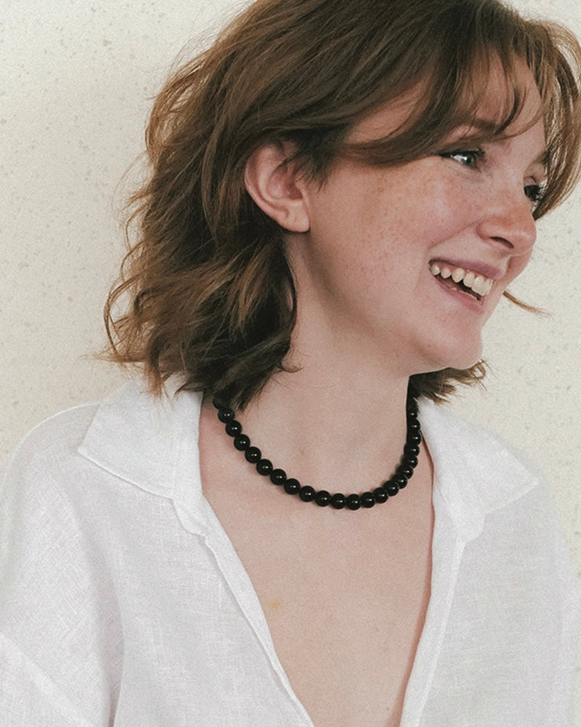 Black bold necklace