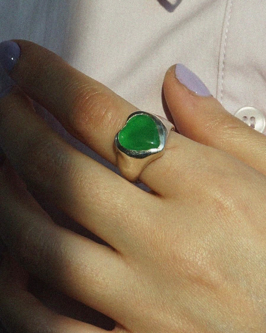 Green heart ring