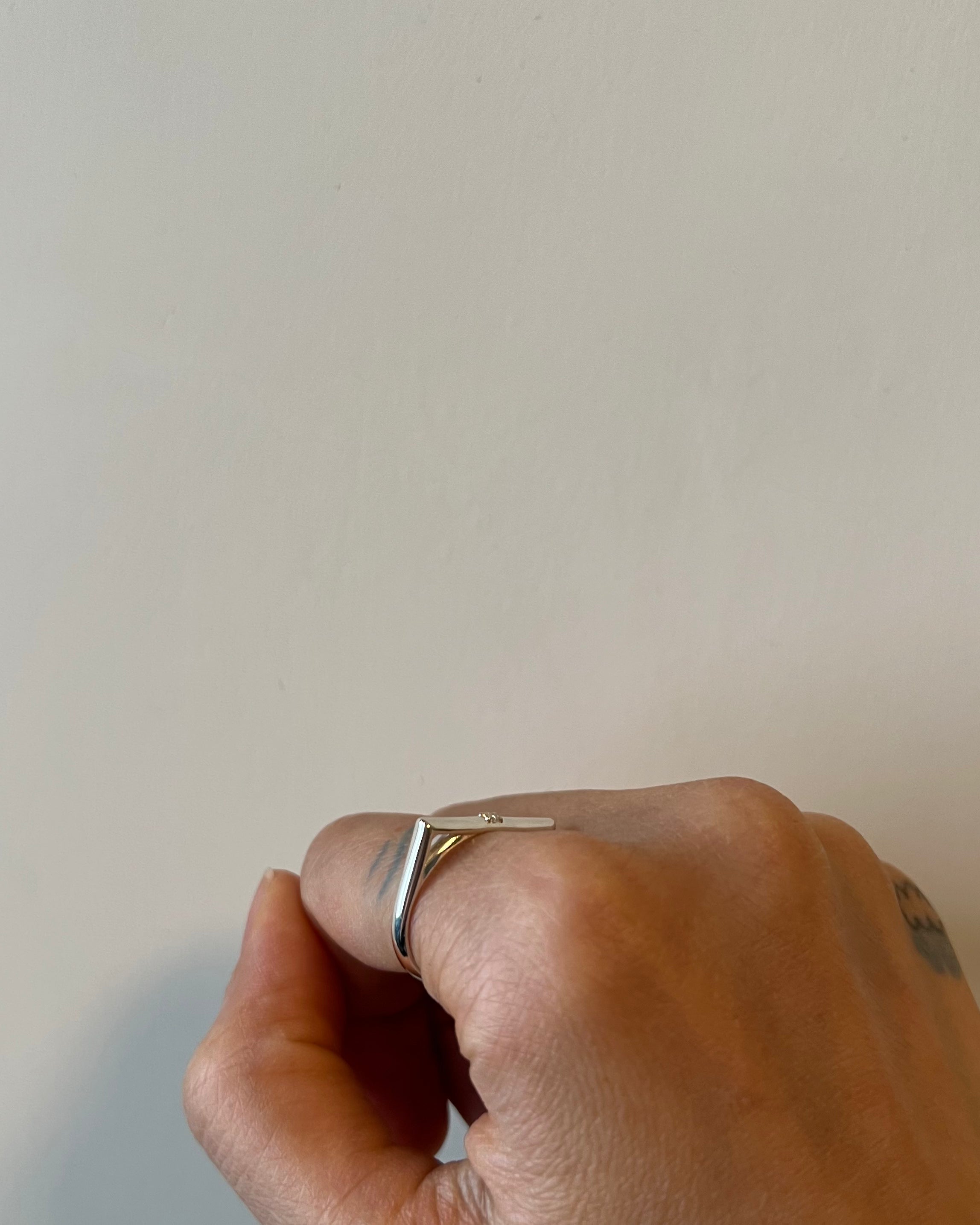 DIA sharp circle ring