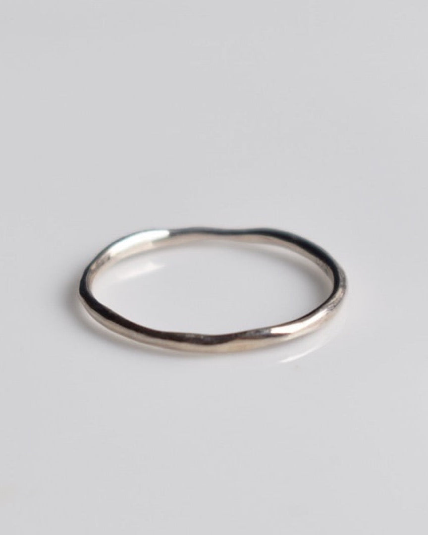 Single hoop ring