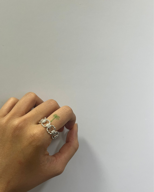 Horse bar ring