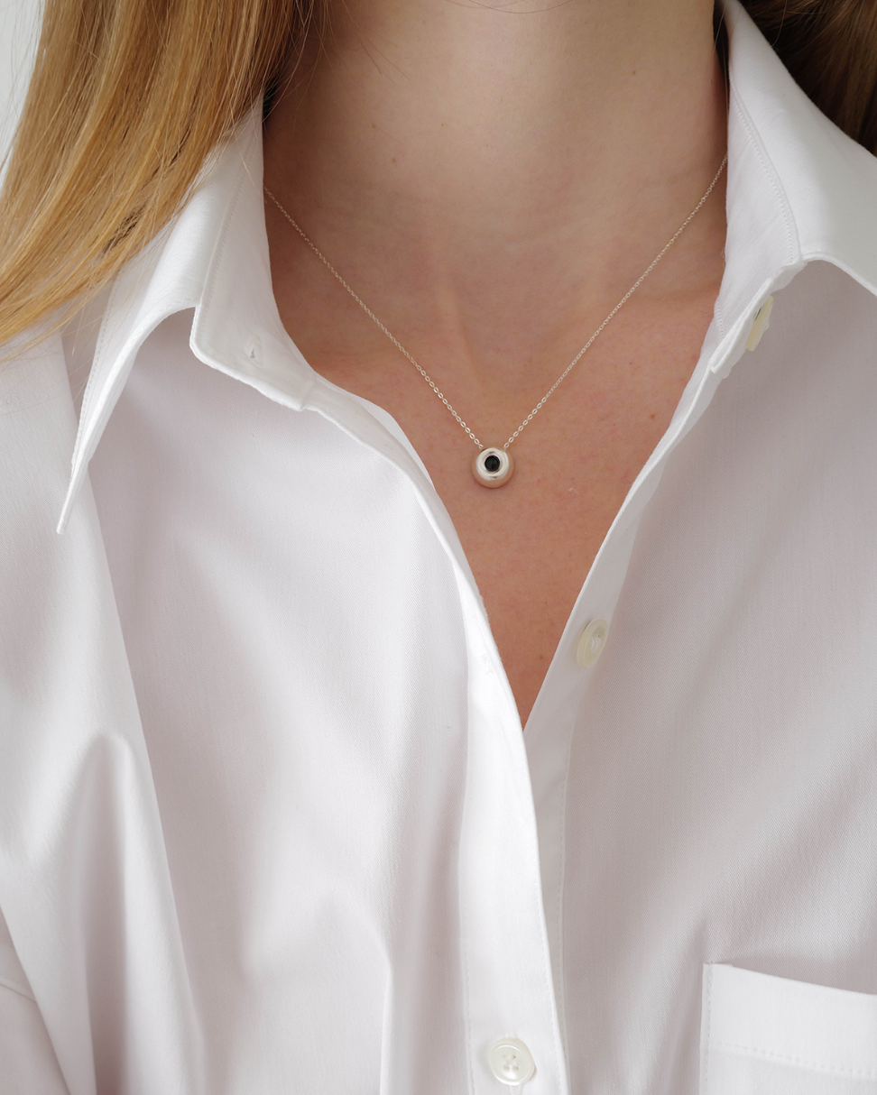 Gleam Necklace (black)