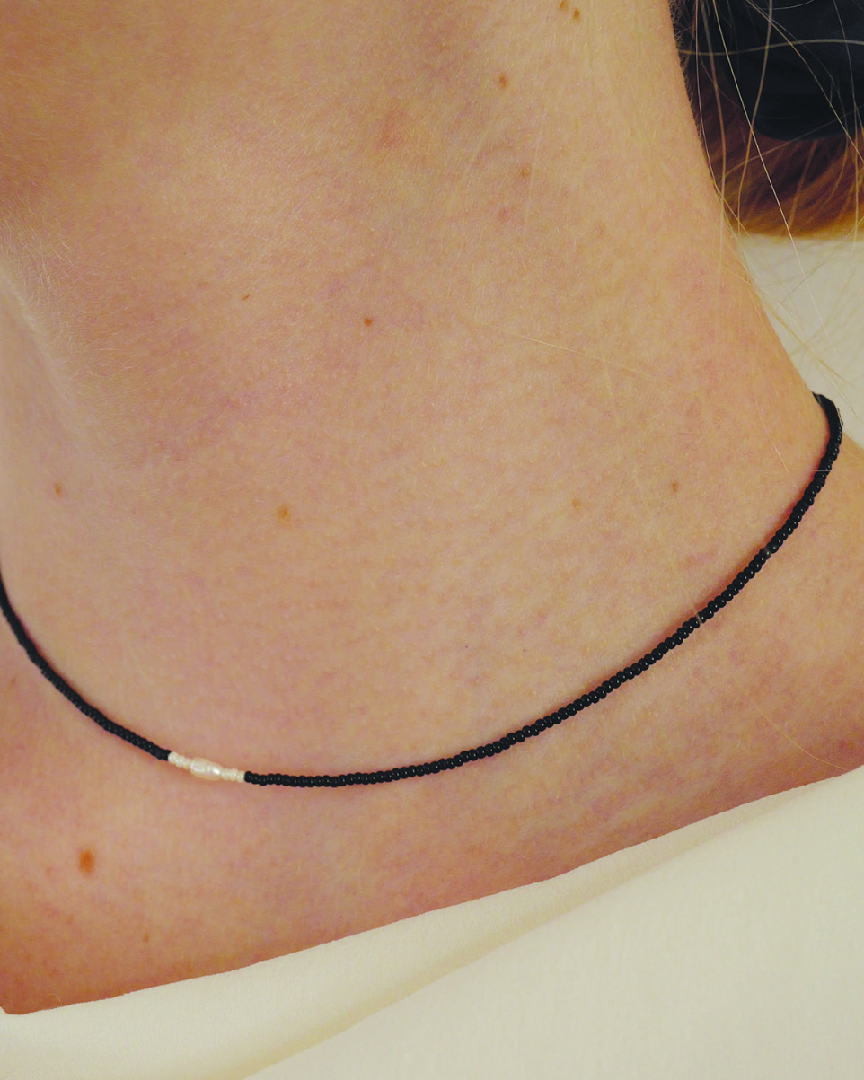 Mini pearl necklace