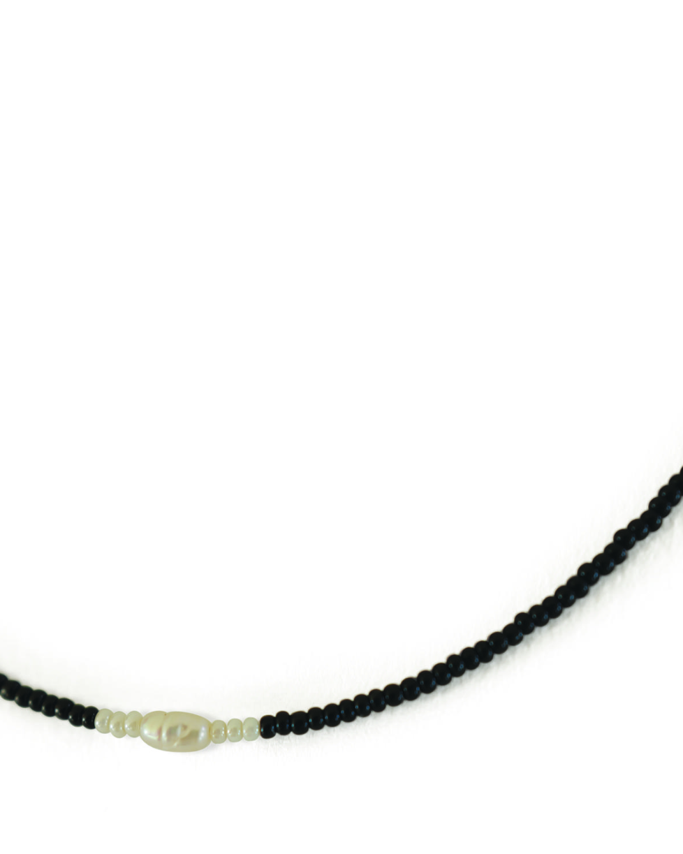 Mini pearl necklace
