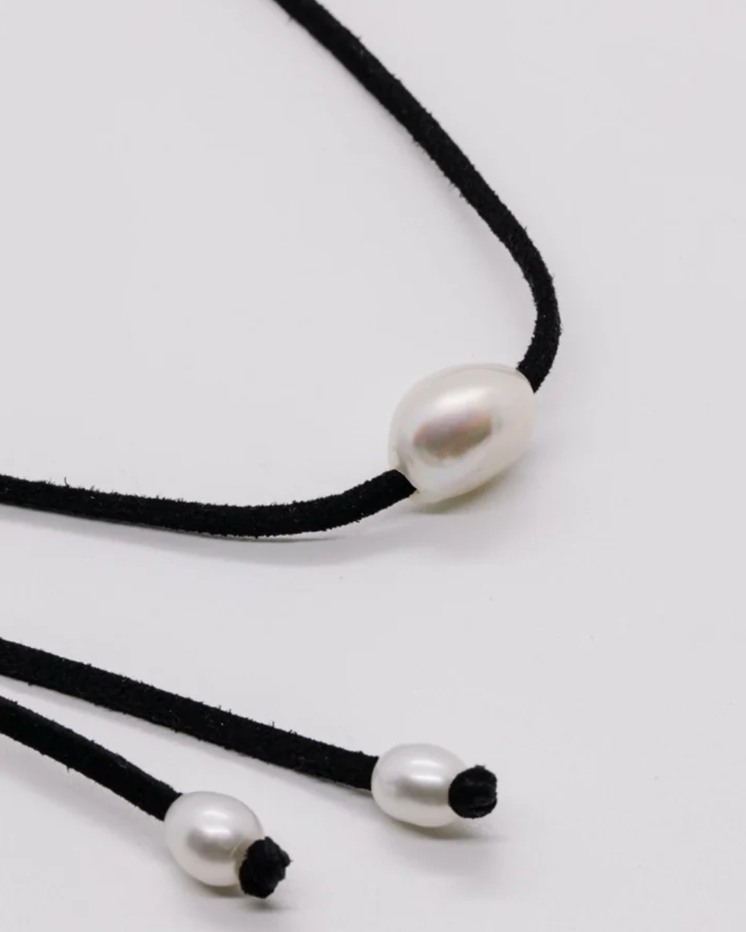 Baroque peacock white pearl choker ( Adjustable)