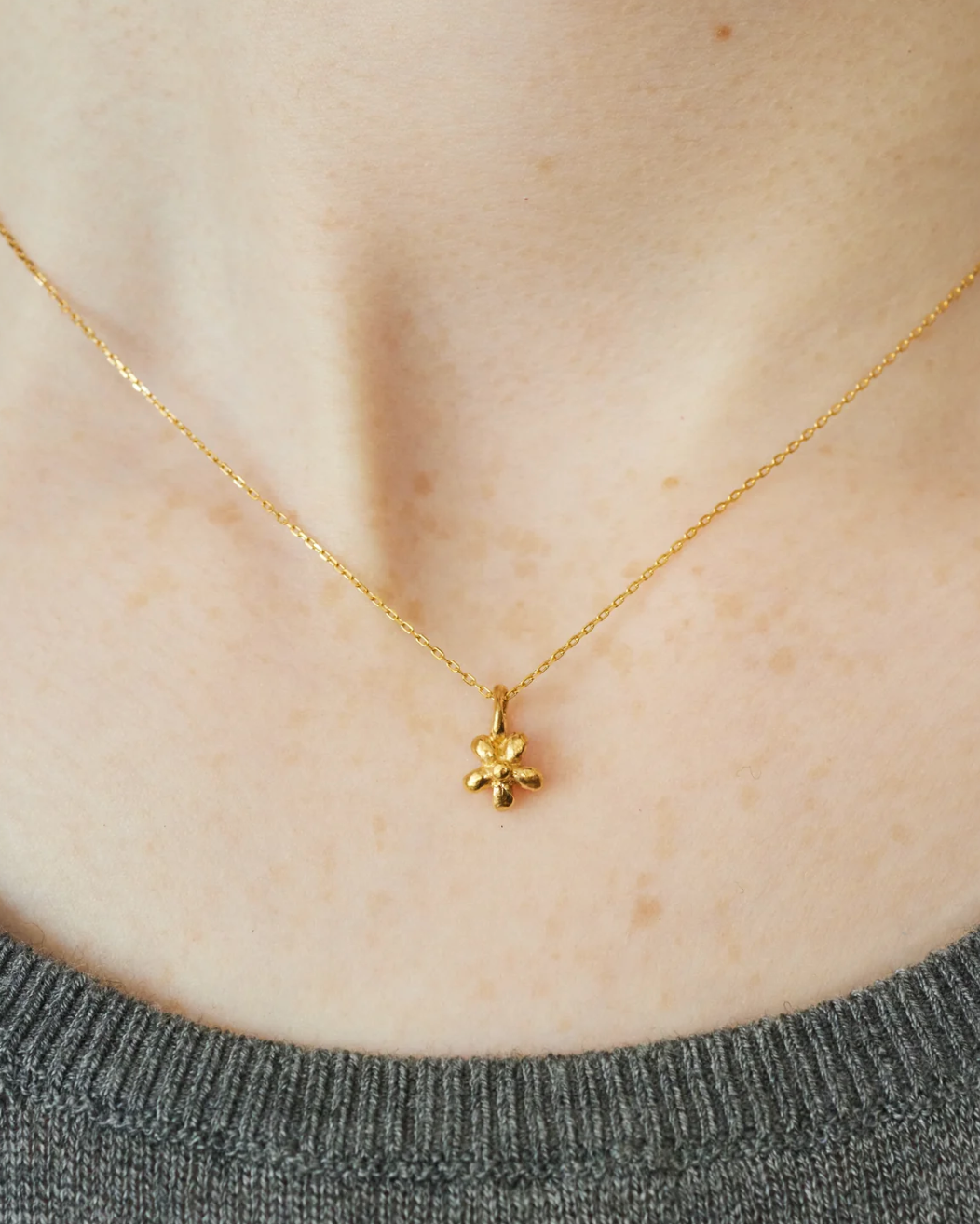 Necklace small flower