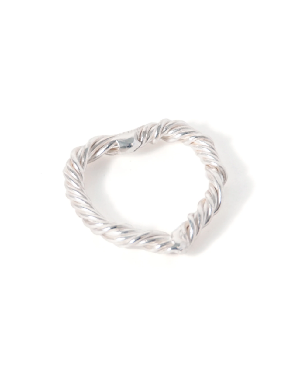 Twist heart ring