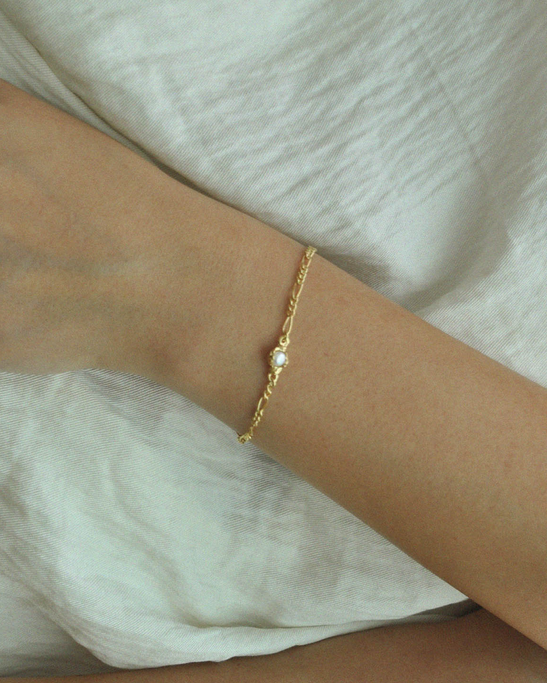 Daily pearl bracelet (silver version)