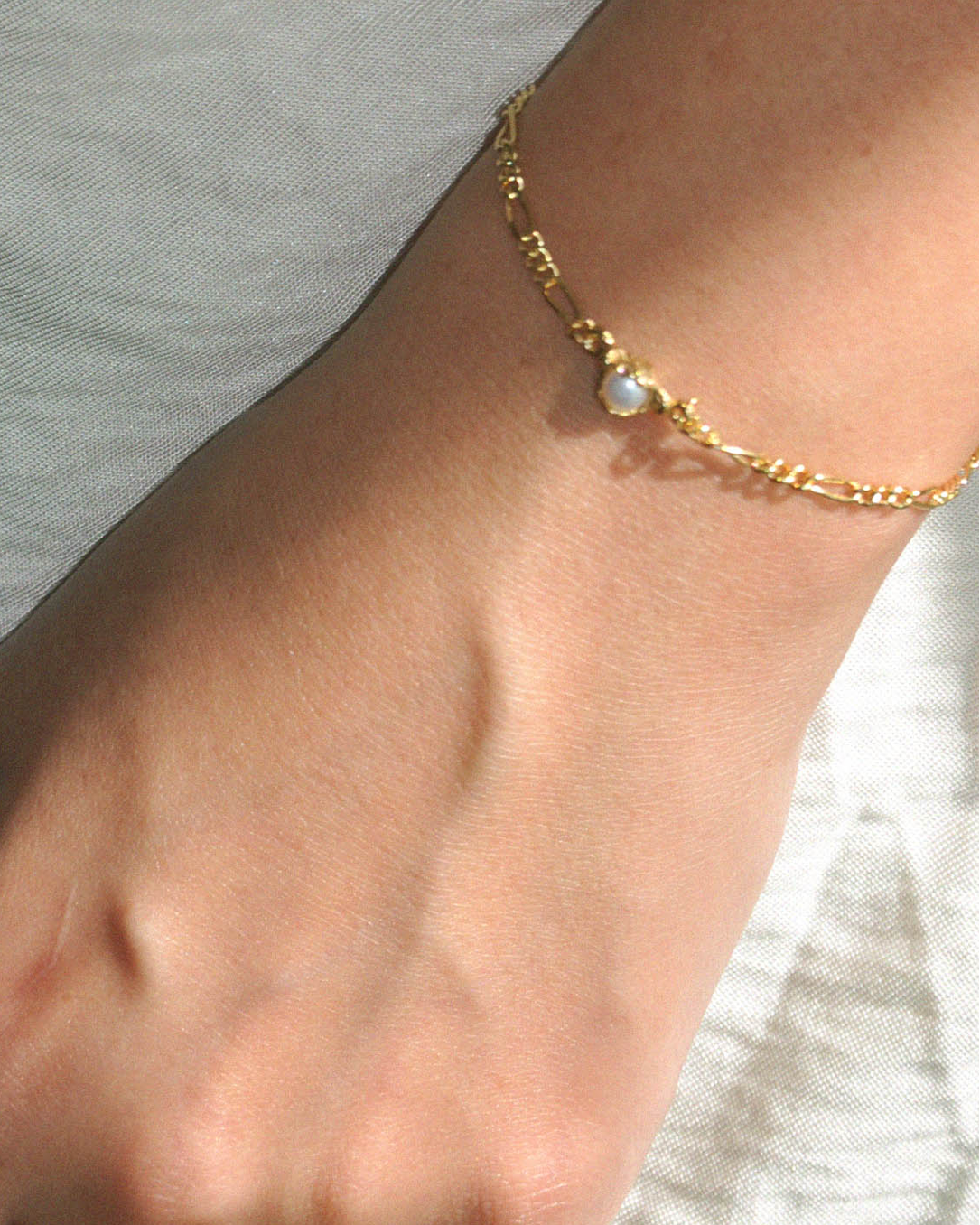 Daily pearl bracelet (silver version)