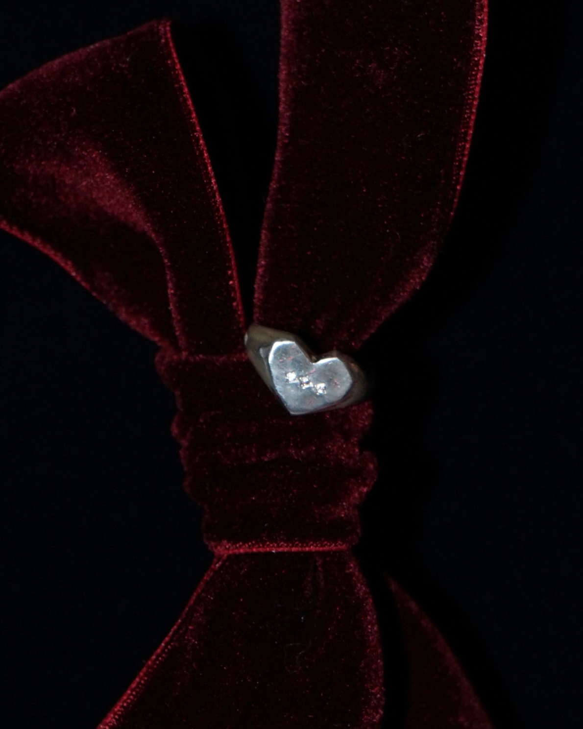 HEART SIGNET RING