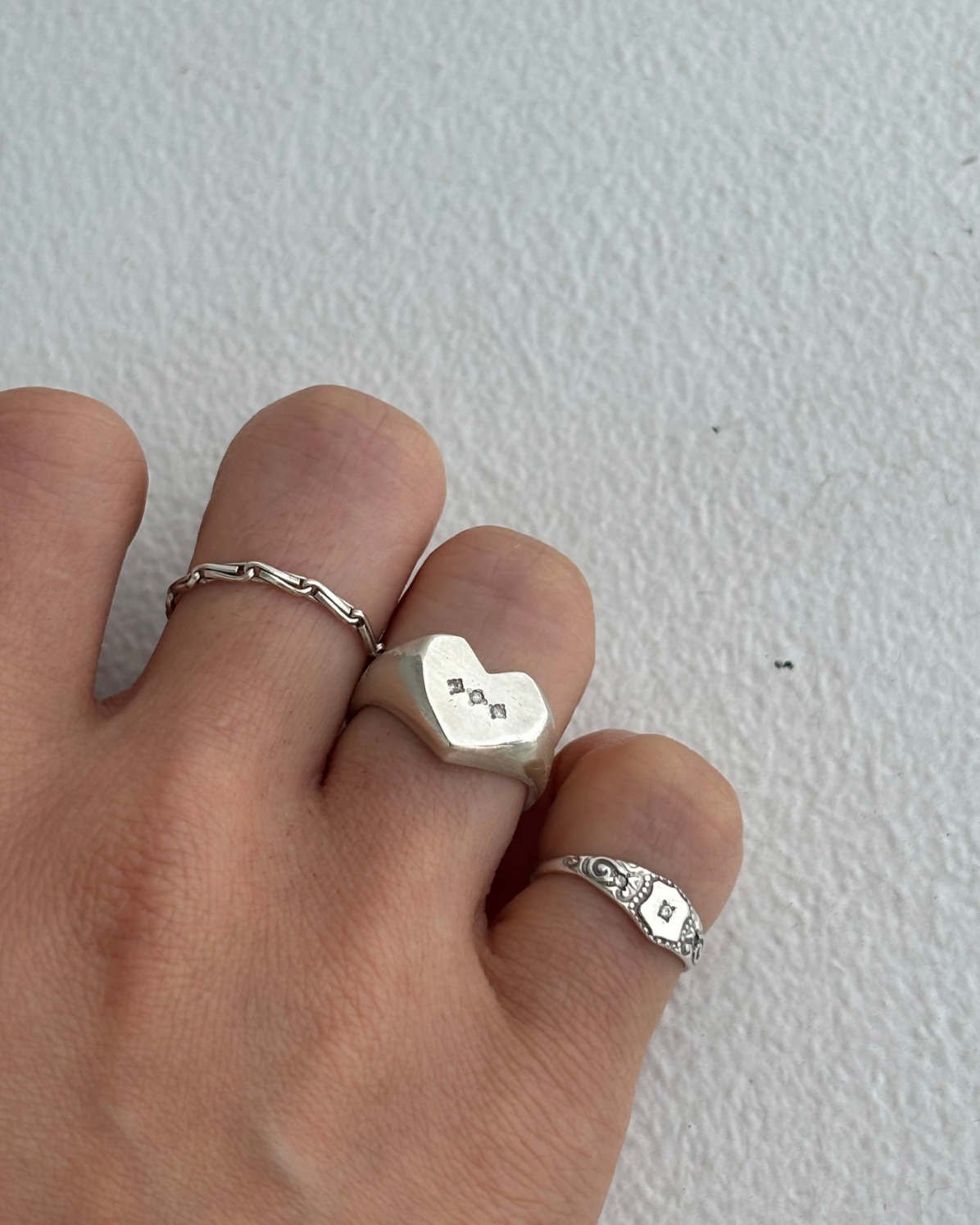 HEART SIGNET RING