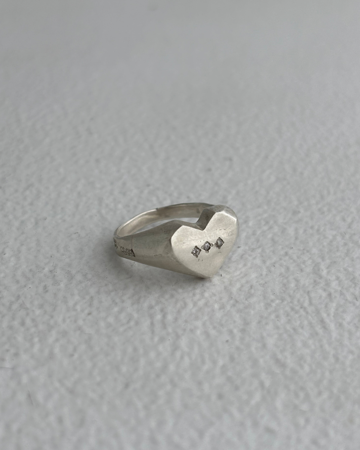 HEART SIGNET RING
