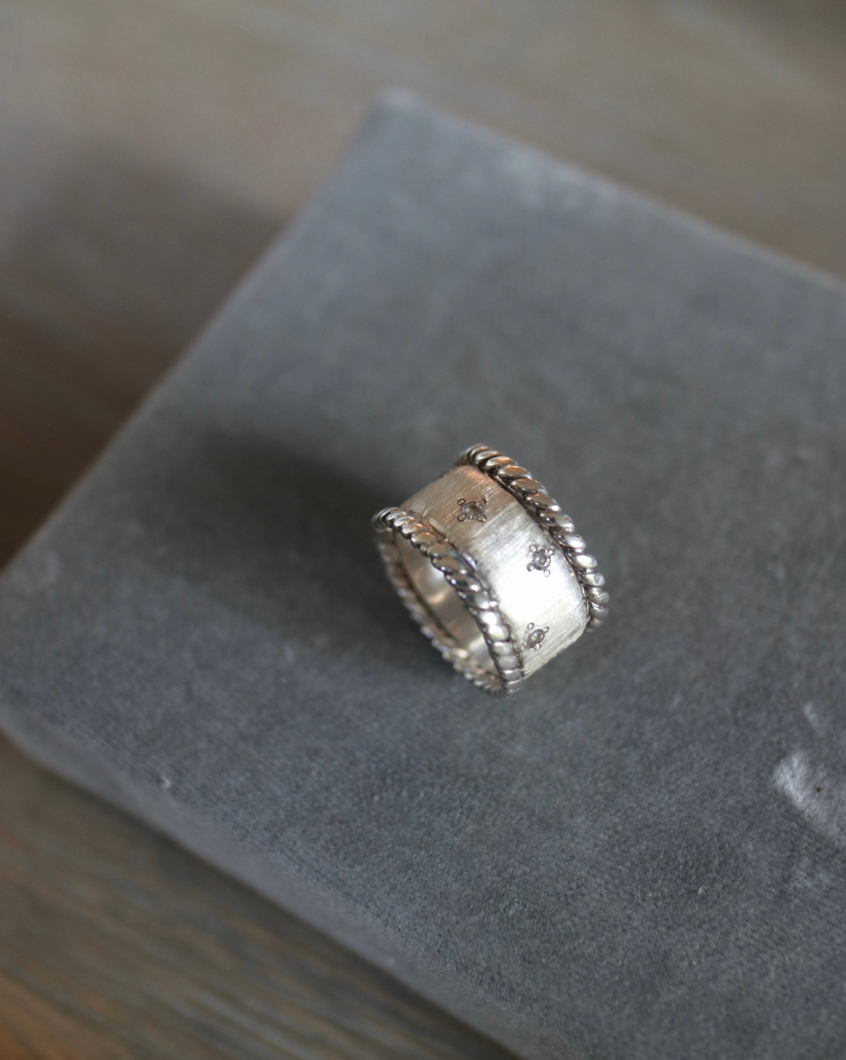 BAND RING