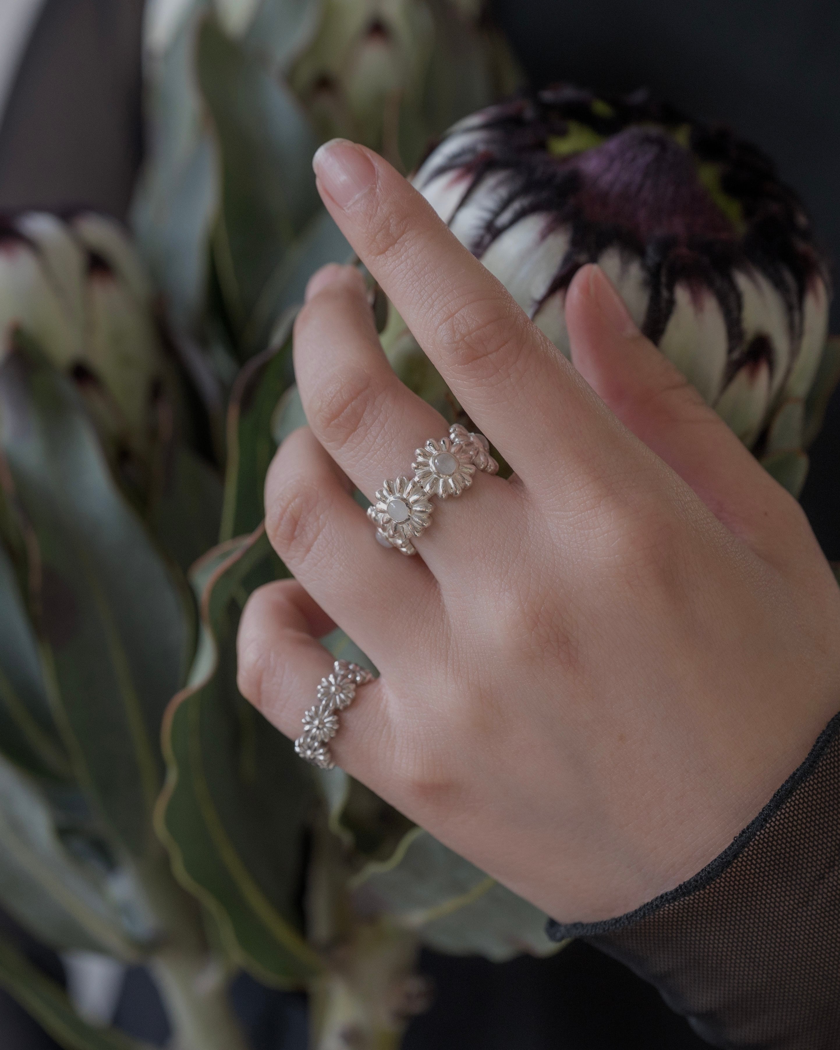 Bloom stone ring