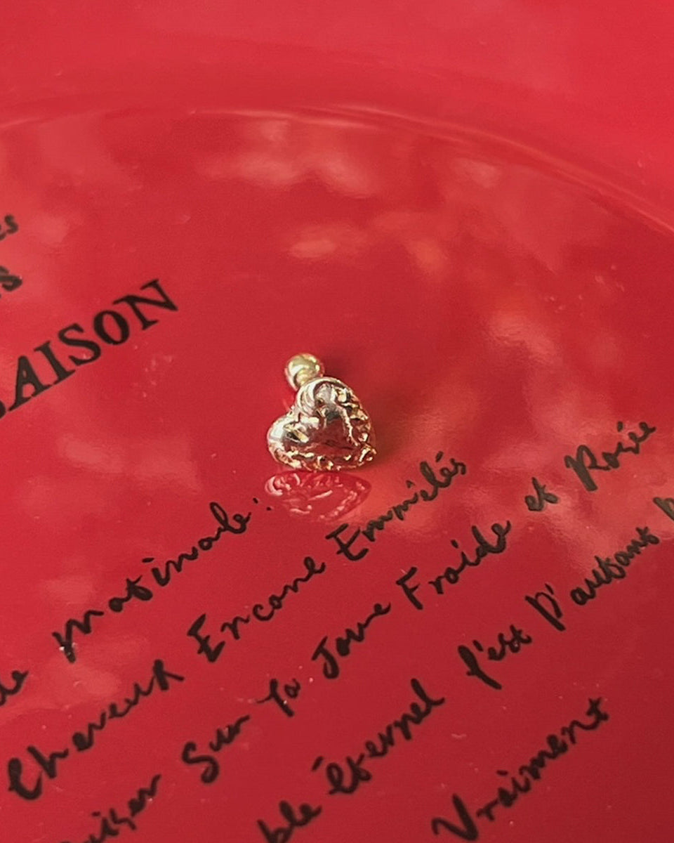 [single] vintage Heart piercing