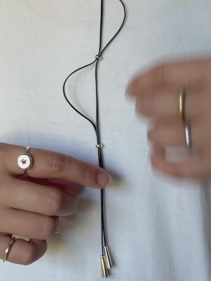 Tutu leather necklace